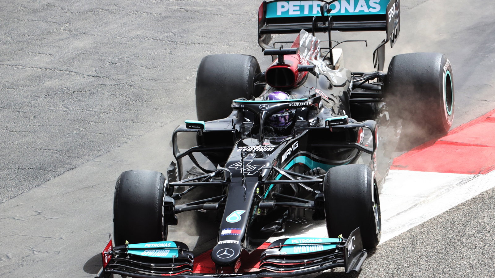 Lewis Hamilton (GBR) Mercedes AMG F1 W12.