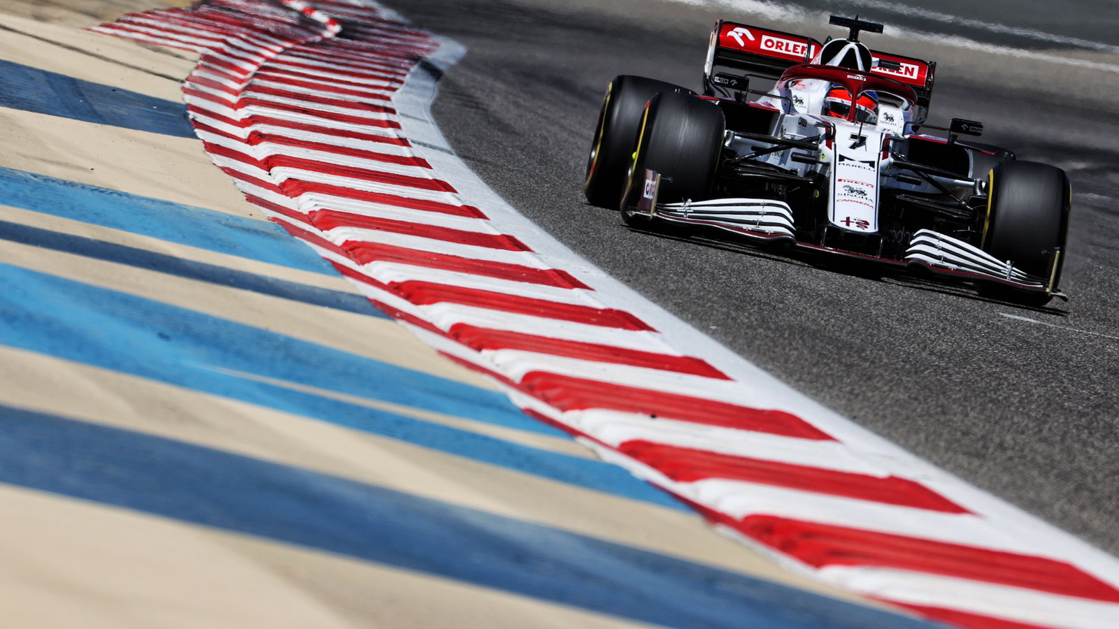 Kimi Raikkonen (FIN) Alfa Romeo Racing C41.