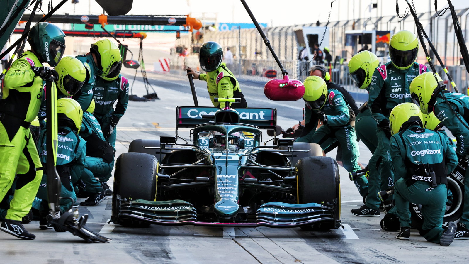 Sebastian Vettel (GER) Aston Martin F1 Team AMR21 practices a pit stop.