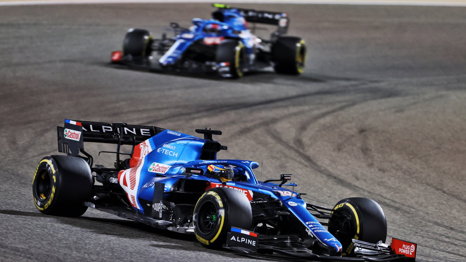 Fernando Alonso (ESP) Alpine F1 Team A521 leads team mate Esteban Ocon (FRA) Alpine F1 Team A521.