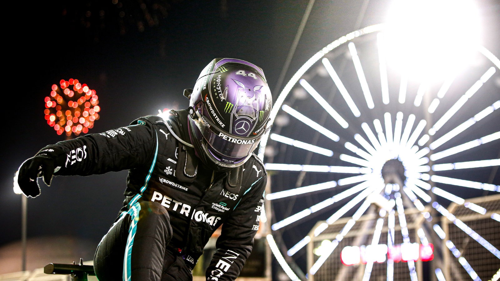 Race winner Lewis Hamilton (GBR) Mercedes AMG F1 in parc ferme.