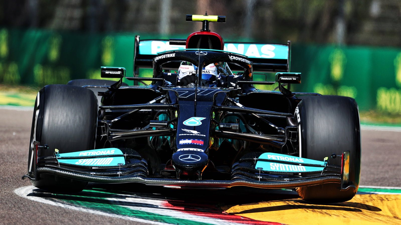 Valtteri Bottas (FIN) Mercedes AMG F1 W12.