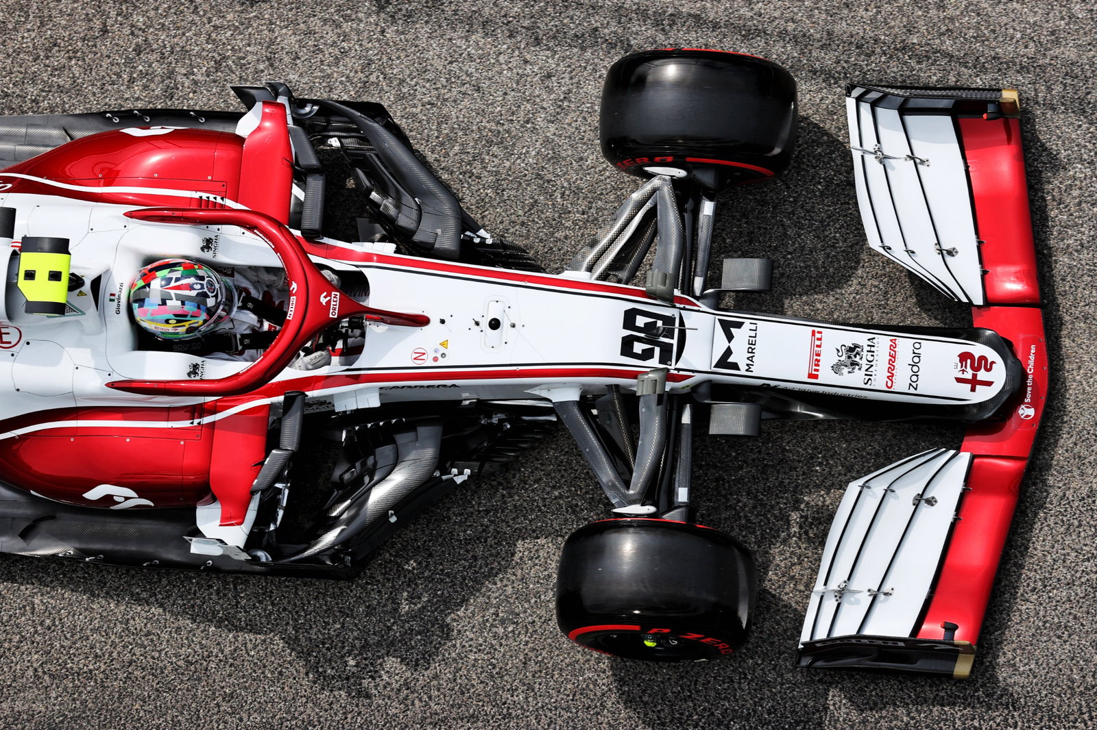 Antonio Giovinazzi (ITA) Alfa Romeo Racing C41.