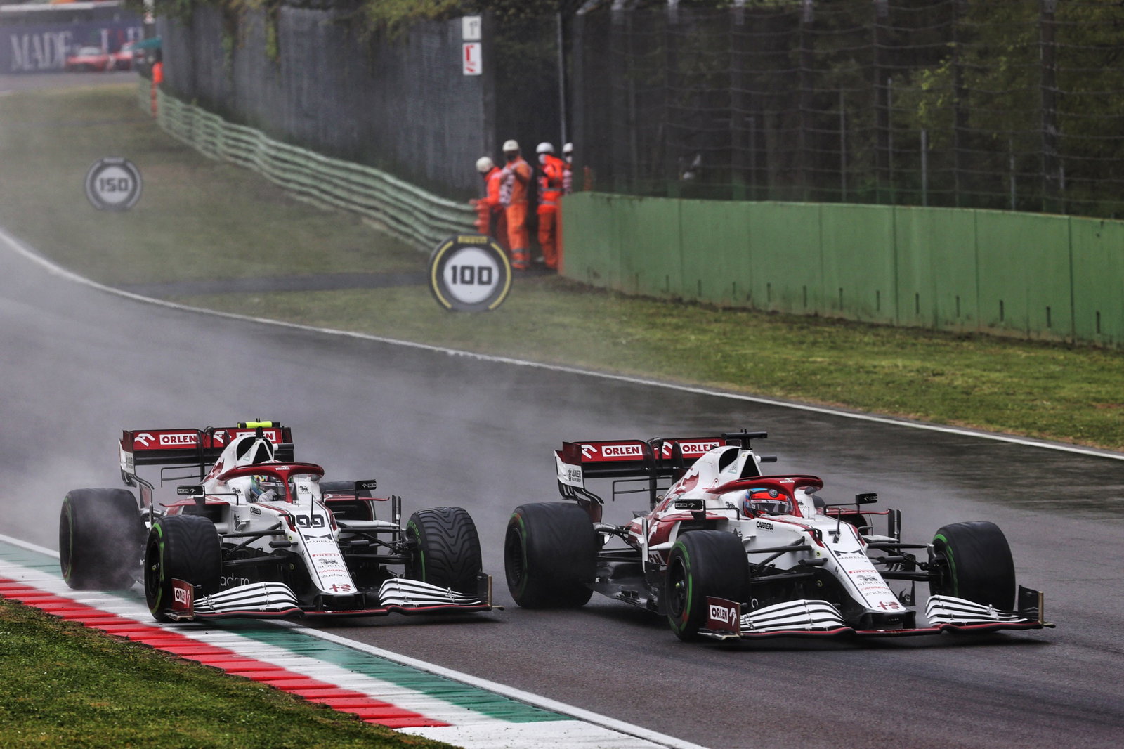 (L to R): Antonio Giovinazzi (ITA) Alfa Romeo Racing C41 and team mate Kimi Raikkonen (FIN) Alfa Romeo Racing C41 battle for position.