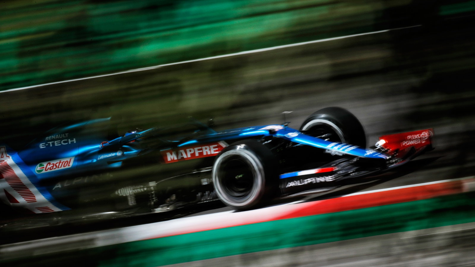Fernando Alonso (ESP) Alpine F1 Team A521.
