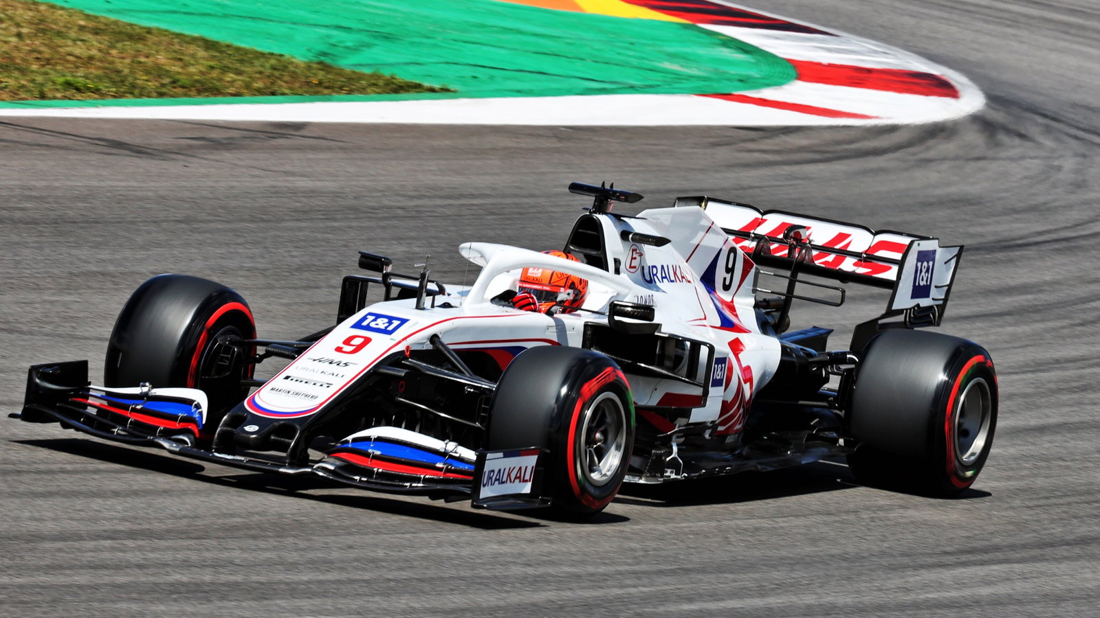 Nikita Mazepin (RUS) Haas F1 Team VF-21.