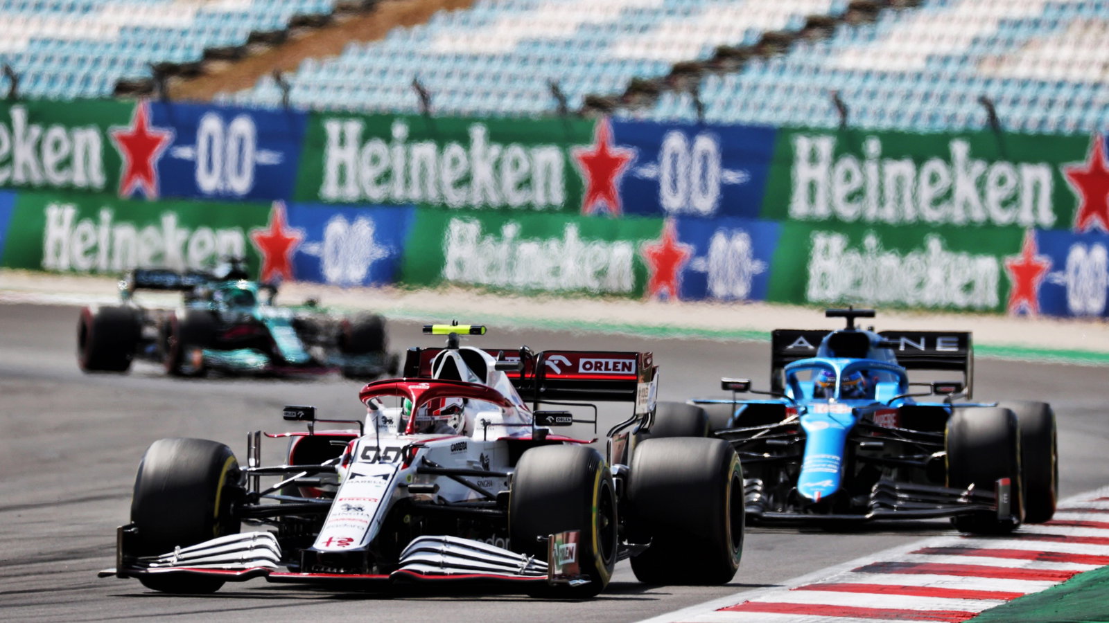 Antonio Giovinazzi (ITA) Alfa Romeo Racing C41.
