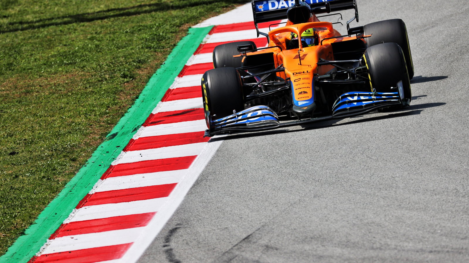 Daniel Ricciardo (AUS) McLaren MCL35M.