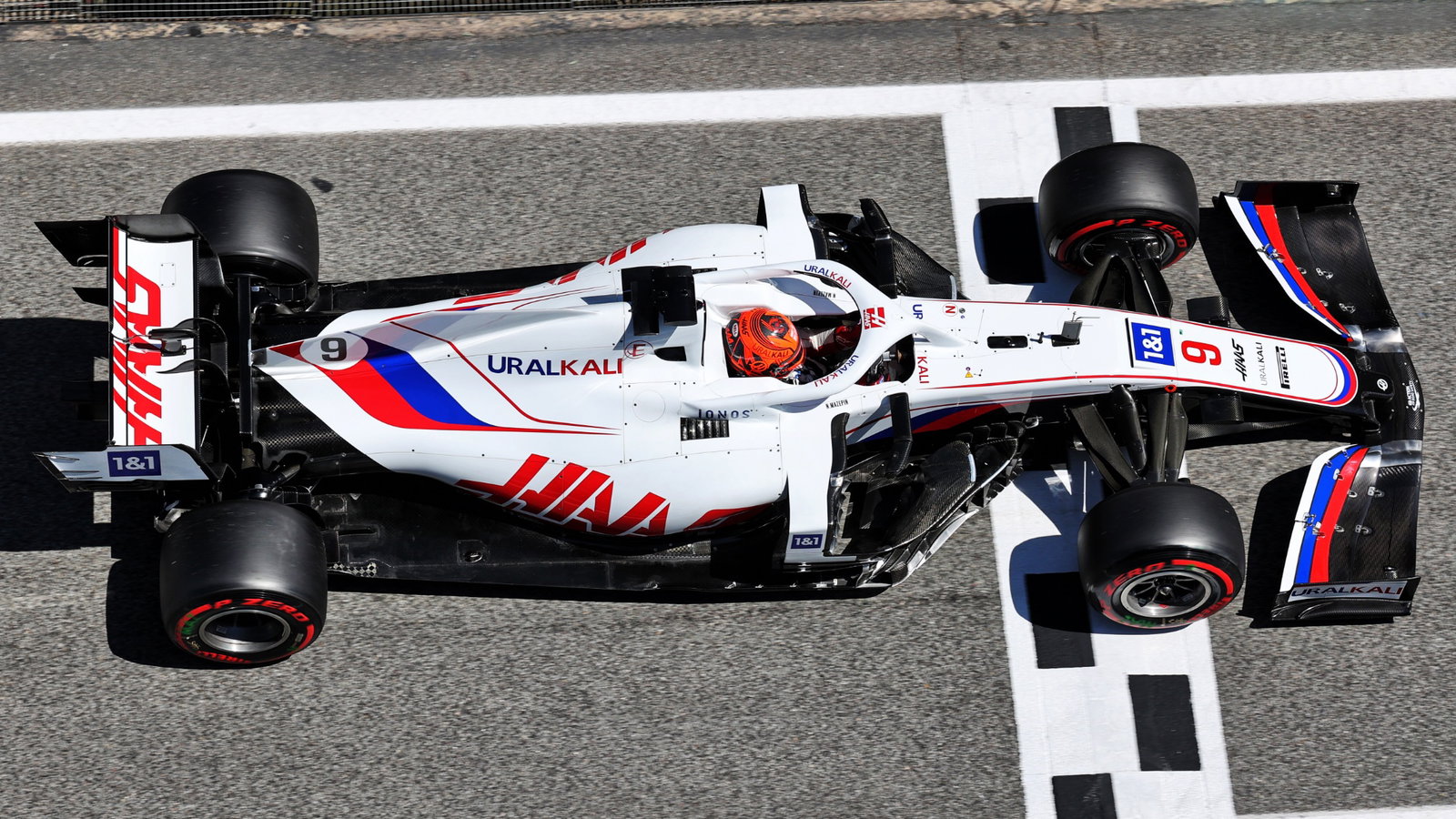 Nikita Mazepin (RUS) Haas F1 Team VF-21.