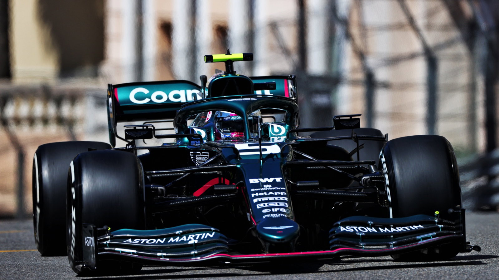 Sebastian Vettel (GER) Aston Martin F1 Team AMR21.