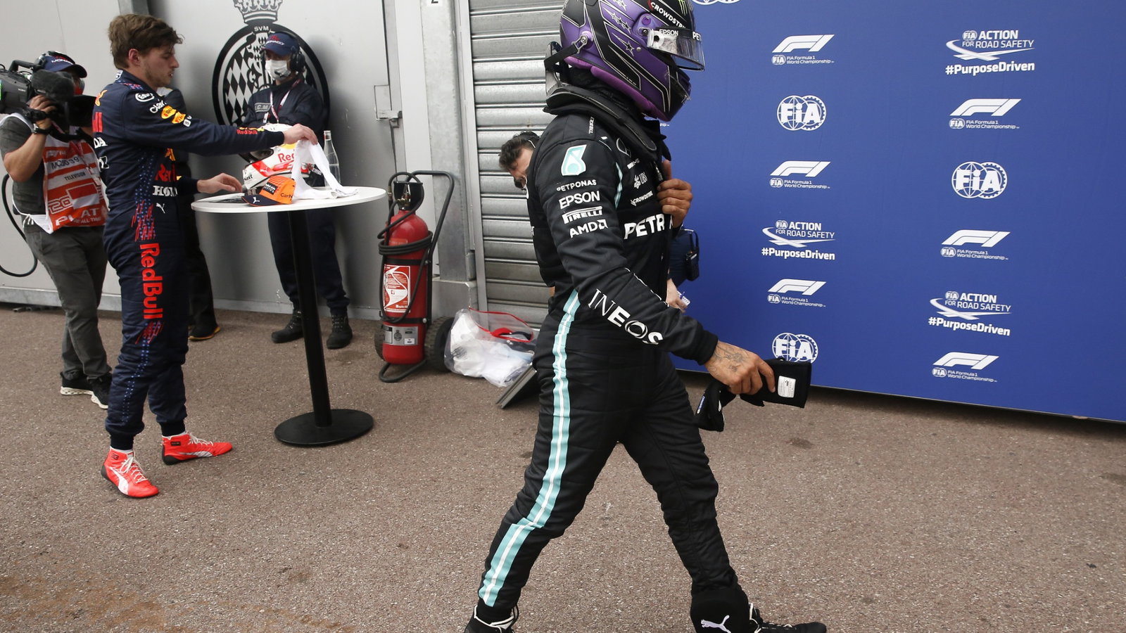 Lewis Hamilton (GBR) Mercedes AMG F1 in qualifying parc ferme.