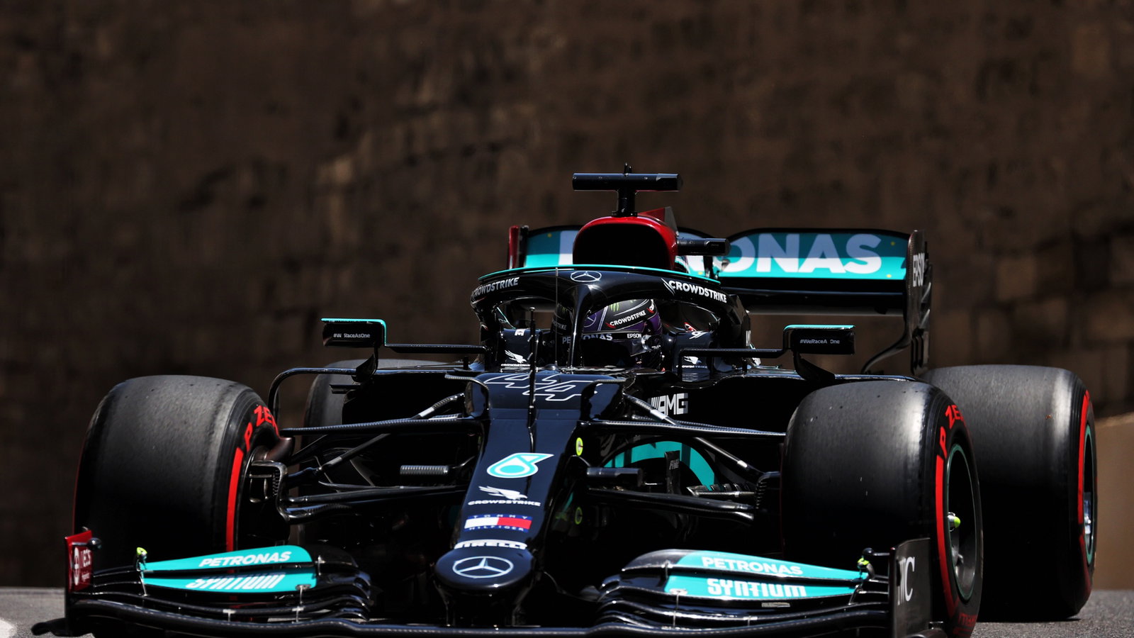 Lewis Hamilton (GBR) Mercedes AMG F1 W12.