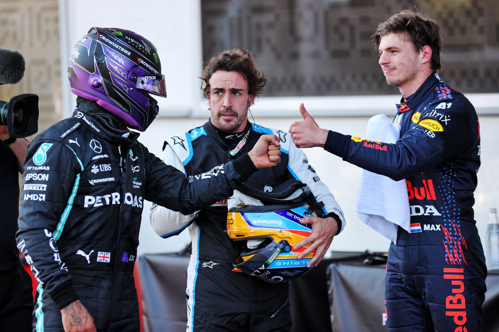 (L to R): Lewis Hamilton (GBR) Mercedes AMG F1 with Fernando Alonso (ESP) Alpine F1 Team and Max Verstappen (NLD) Red Bull Racing in qualifying parc ferme.