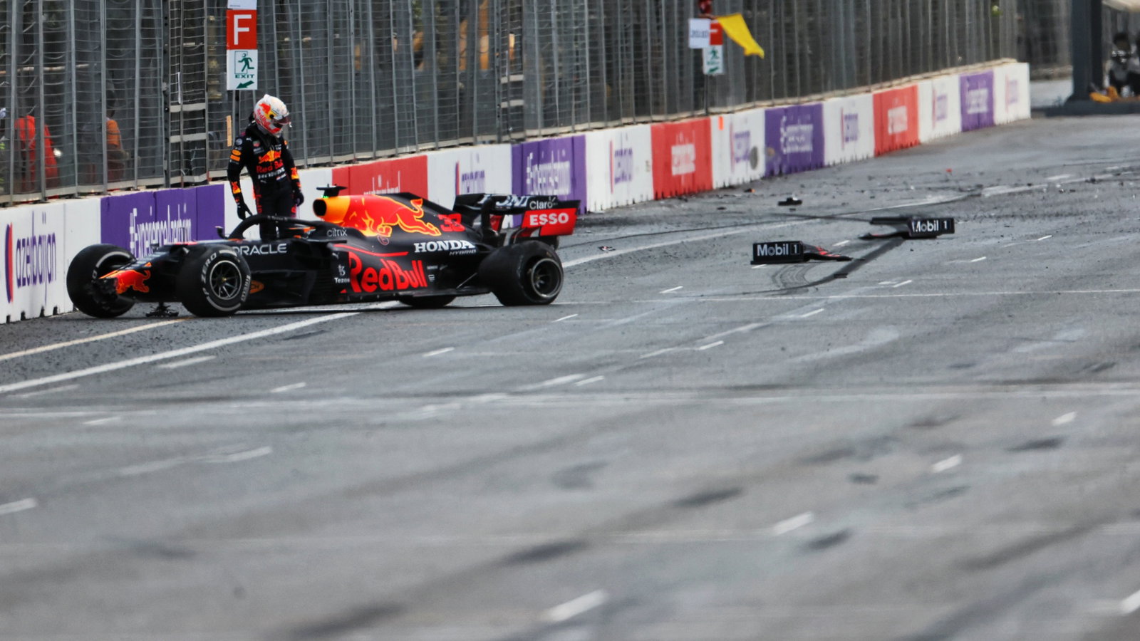 Max Verstappen (NLD) Red Bull Racing RB16B crashed out of the race.