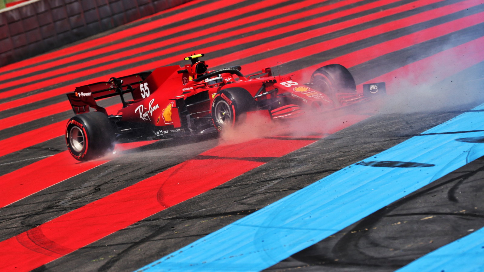 Carlos Sainz Jr (ESP) Ferrari SF-21 spins in the first practice session.