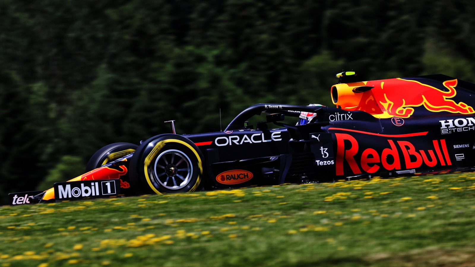 Sergio Perez (MEX) Red Bull Racing RB16B.