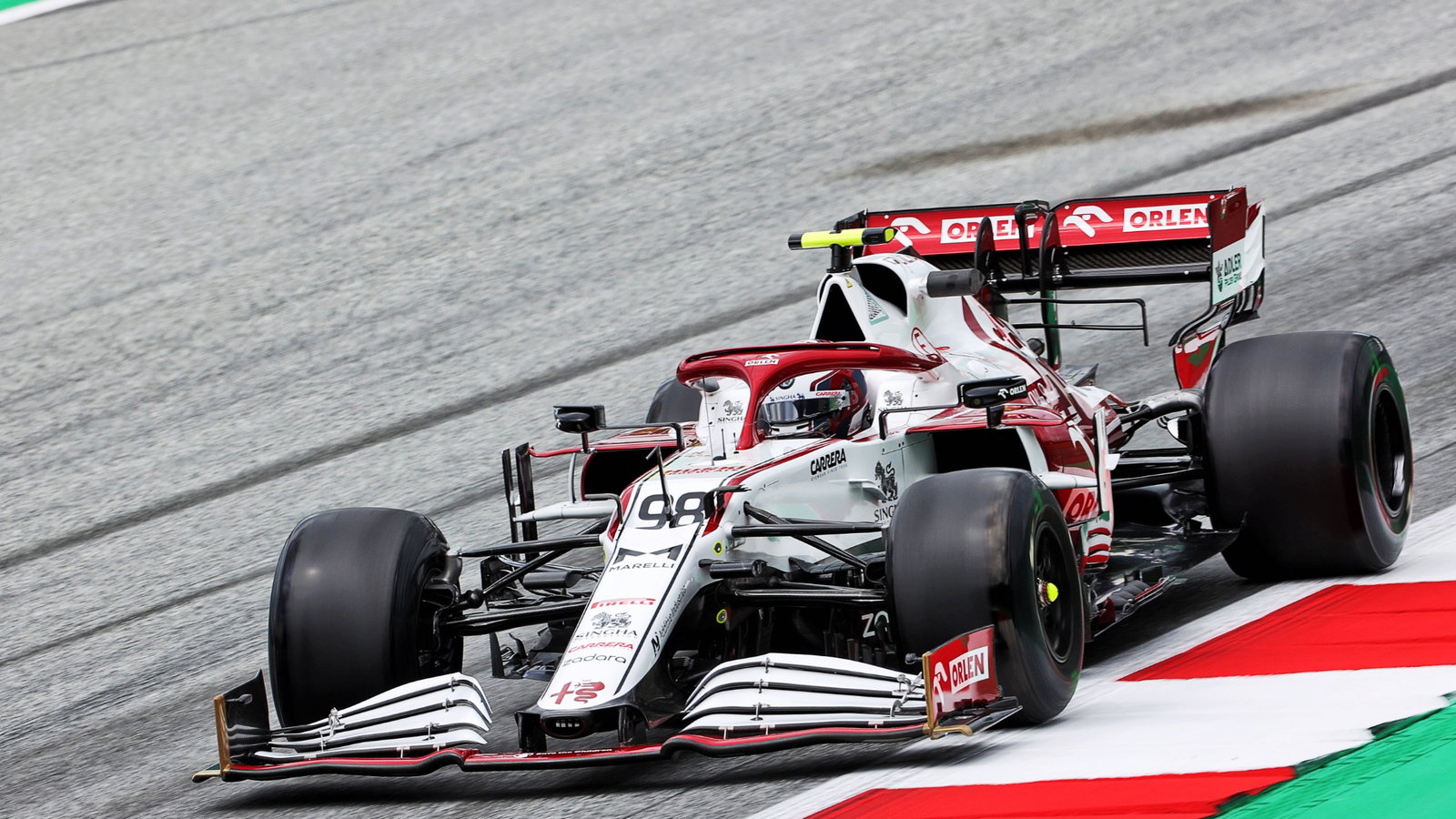 Callum Ilott (GBR) Alfa Romeo Racing C41 Reserve Driver.