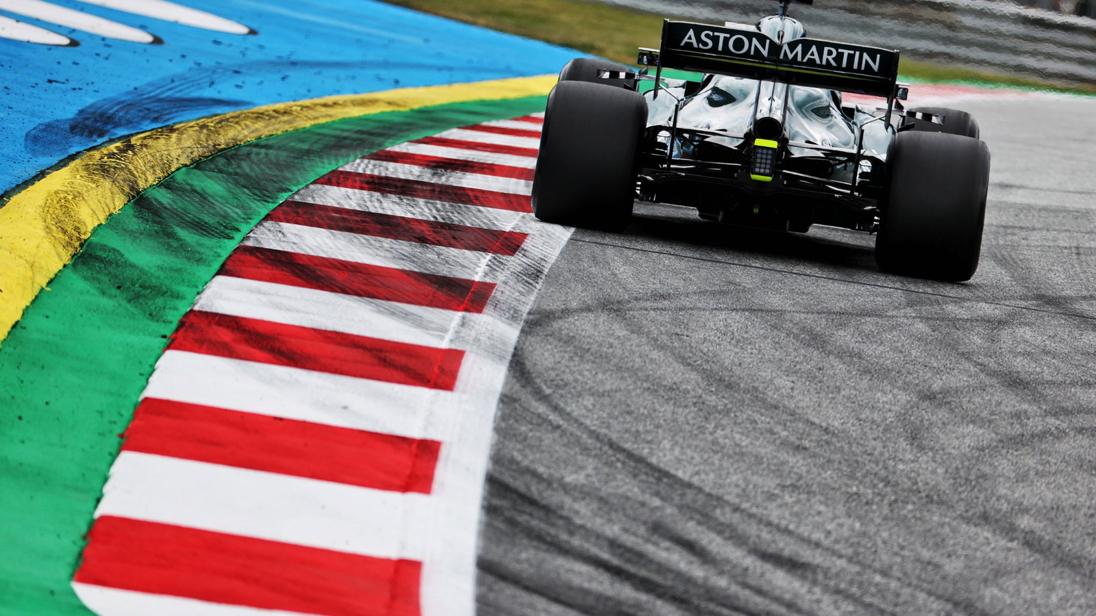 Sebastian Vettel (GER) Aston Martin F1 Team AMR21.