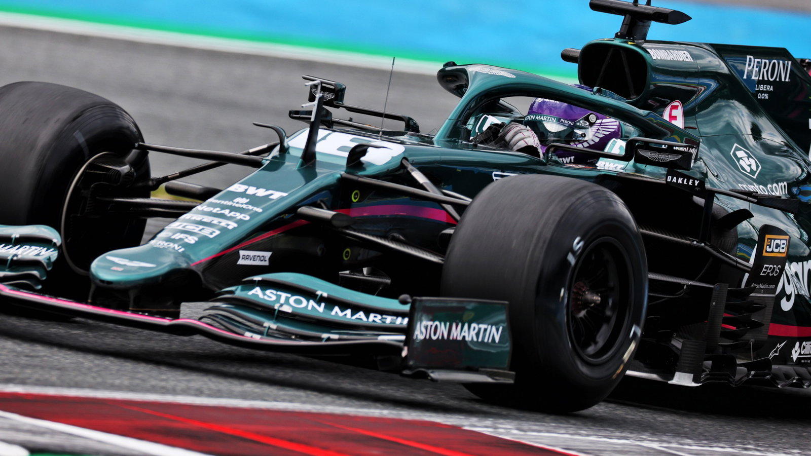 Lance Stroll (CDN) Aston Martin F1 Team AMR21.