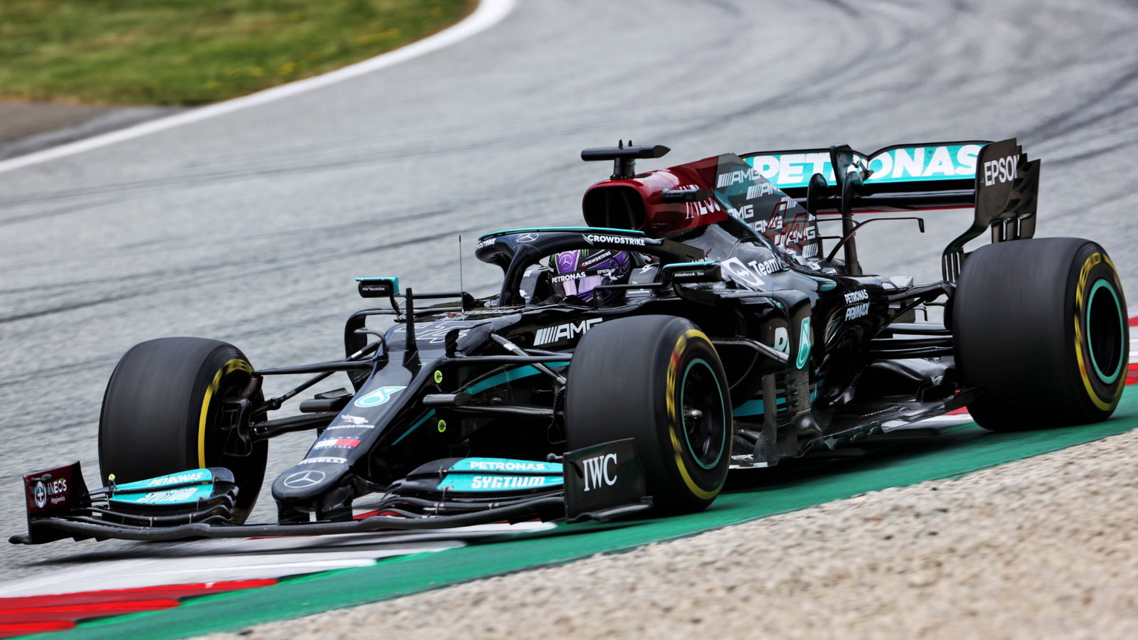 Lewis Hamilton (GBR) Mercedes AMG F1 W12.