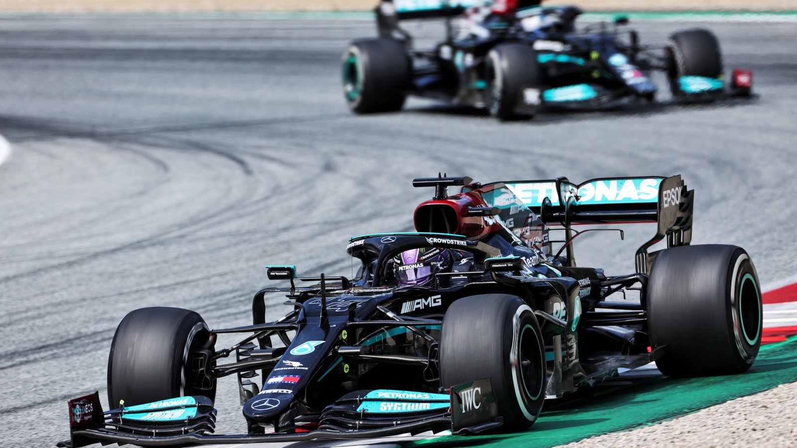 Lewis Hamilton (GBR) Mercedes AMG F1 W12.