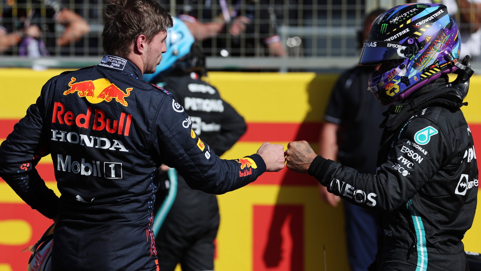 Max Verstappen (NLD) Red Bull Racing and Lewis Hamilton (GBR) Mercedes AMG F1.