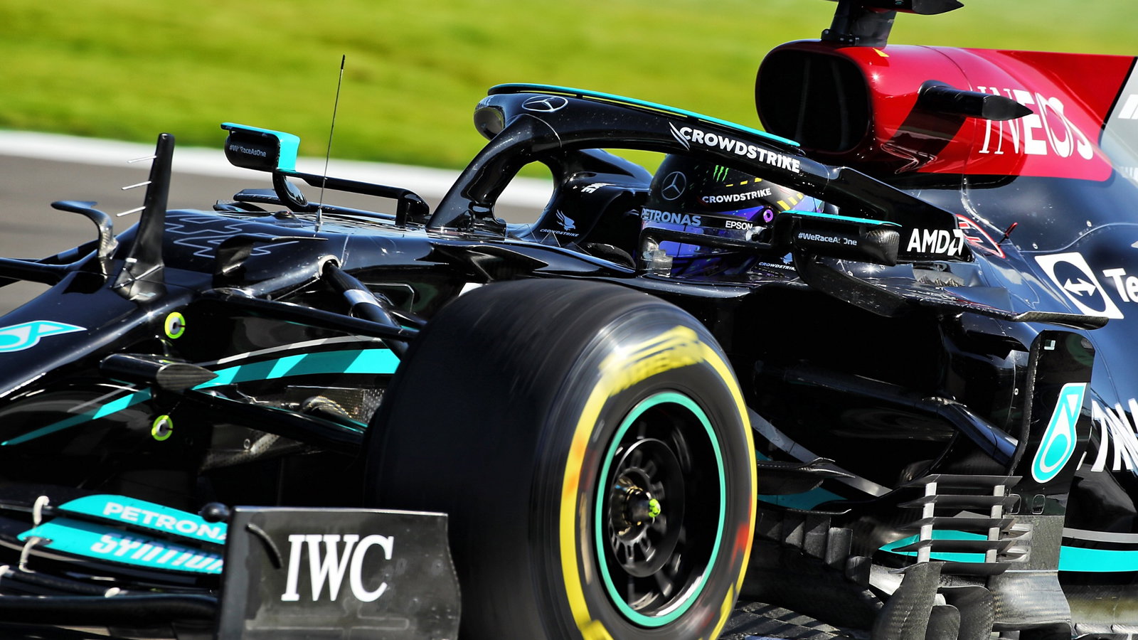 Lewis Hamilton (GBR) Mercedes AMG F1 W12.