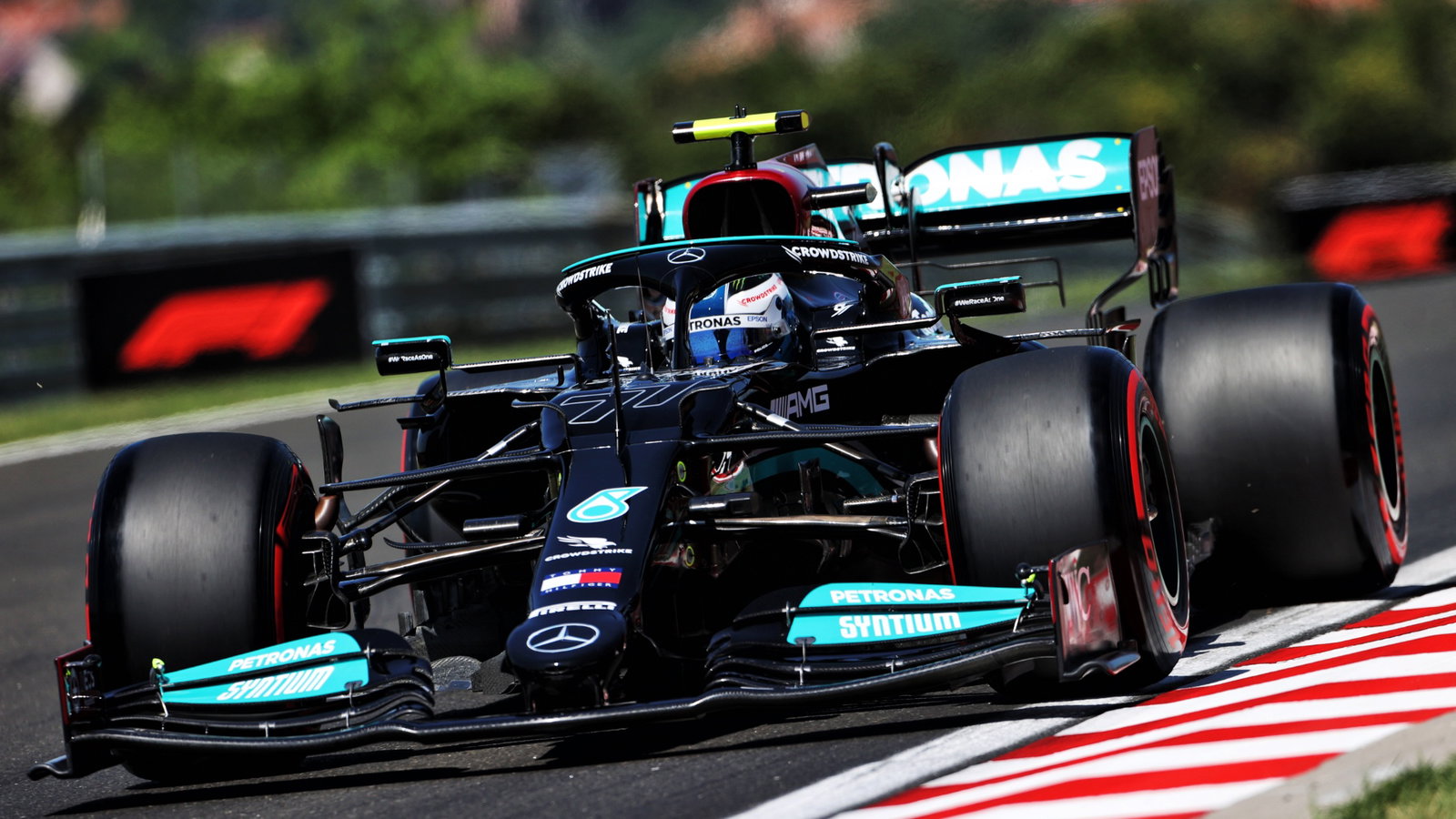 Valtteri Bottas (FIN) Mercedes AMG F1 W12.