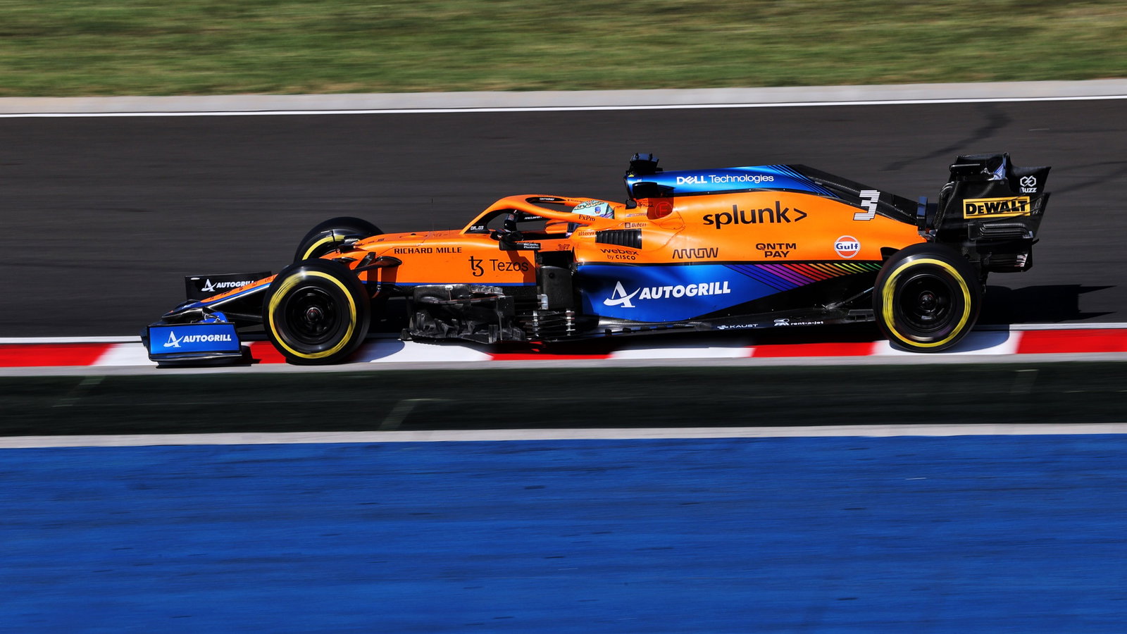 Lando Norris (GBR) McLaren MCL35M.