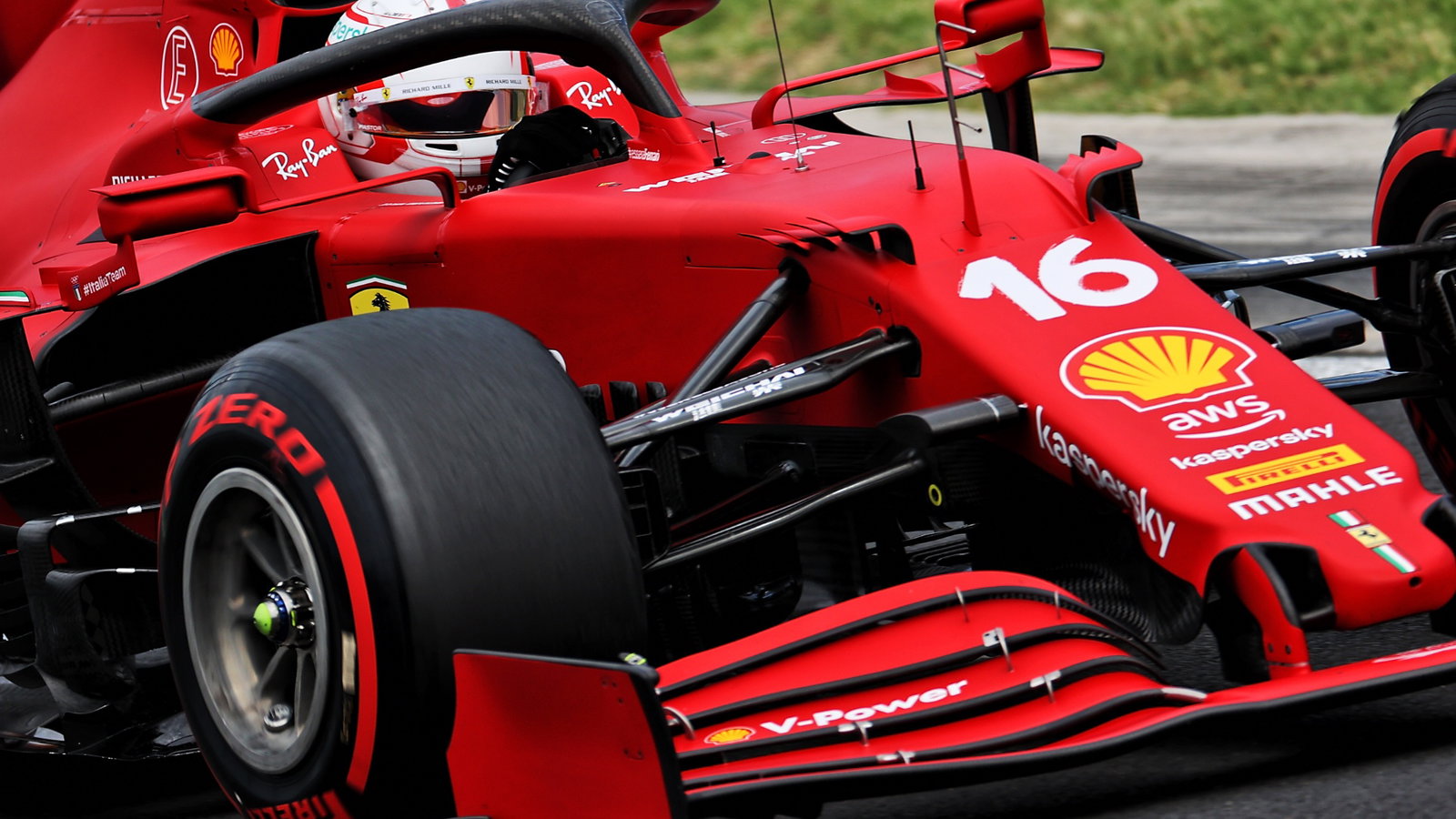Charles Leclerc (MON) Ferrari SF-21.