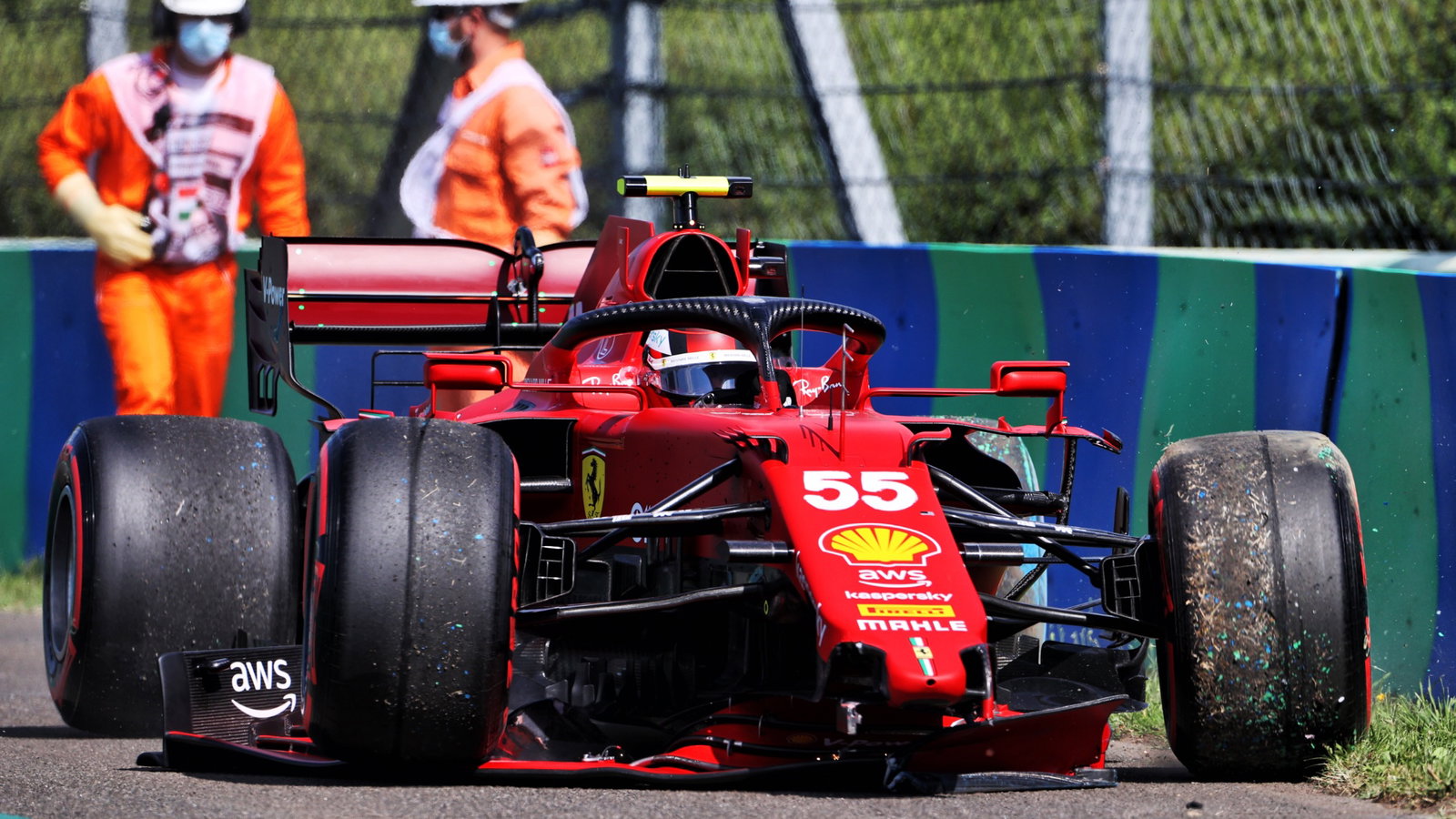 Carlos Sainz Jr (ESP) Ferrari SF-21 crashed out of qualifying.