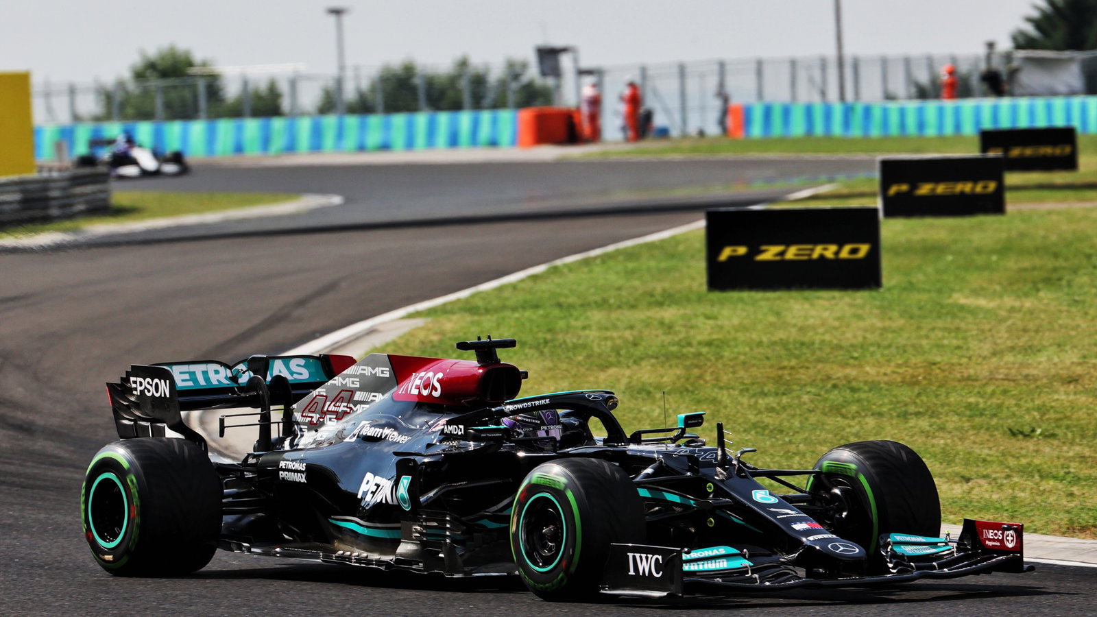 Lewis Hamilton (GBR) Mercedes AMG F1 W12 leads at the restart of the race.
