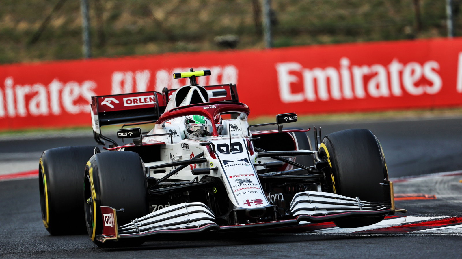 Antonio Giovinazzi (ITA) Alfa Romeo Racing C41.