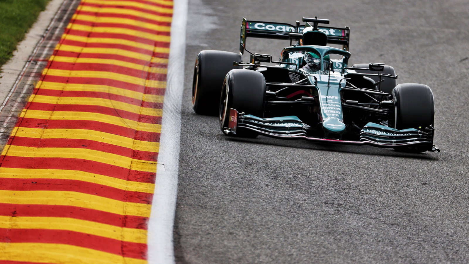 Lance Stroll (CDN) Aston Martin F1 Team AMR21.