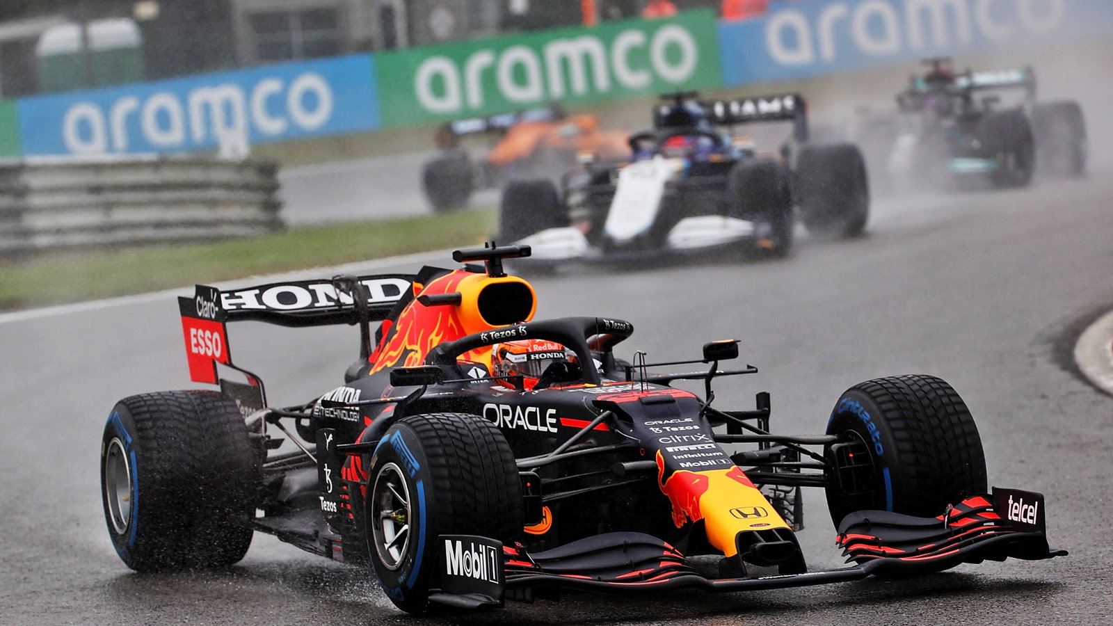 Max Verstappen (NLD) Red Bull Racing RB16B.