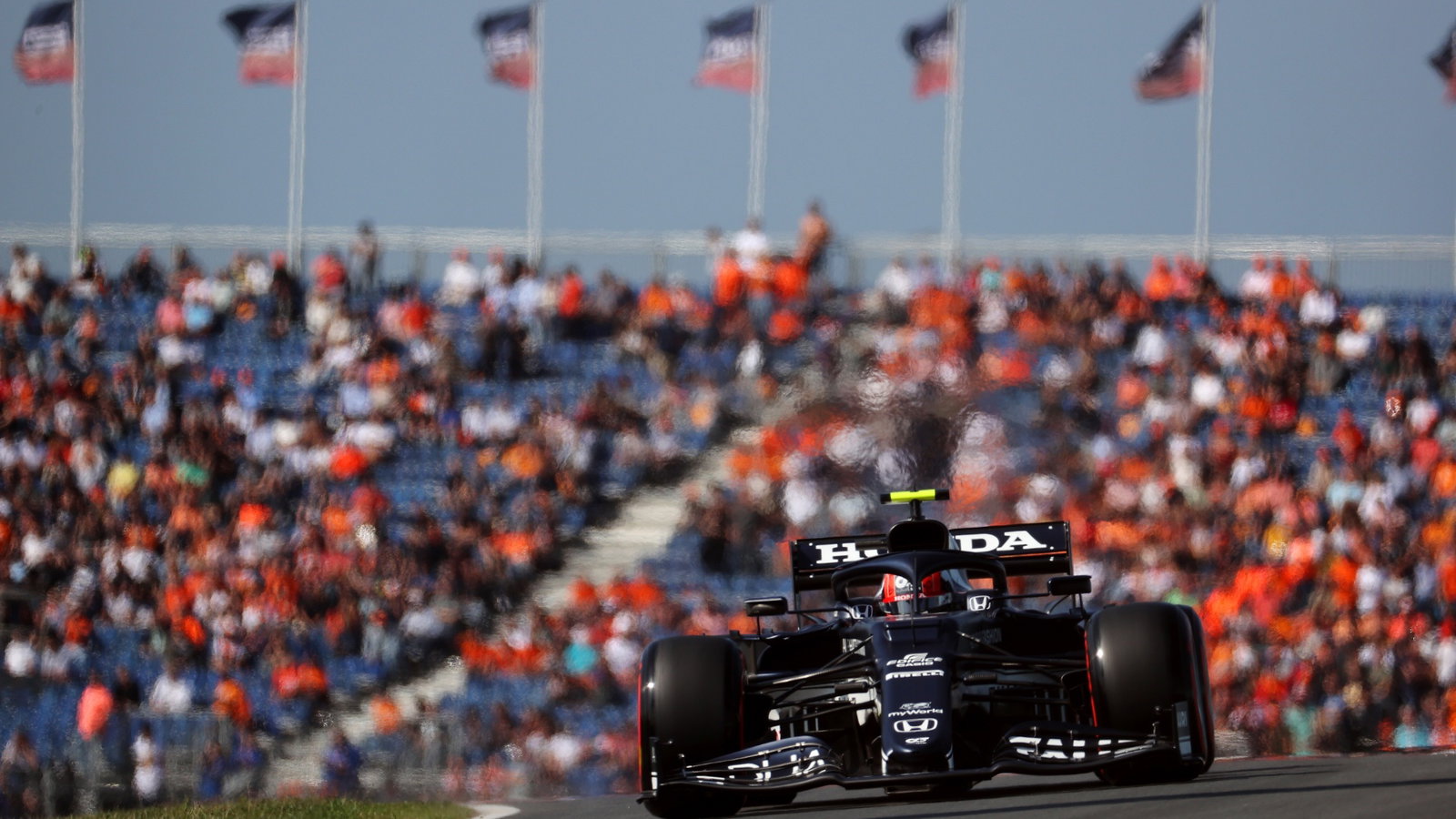 Pierre Gasly (FRA) AlphaTauri AT02.