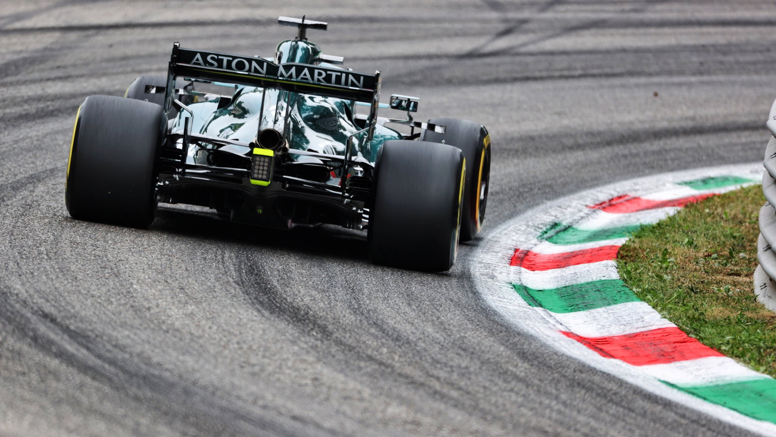 Lance Stroll (CDN) Aston Martin F1 Team AMR21.