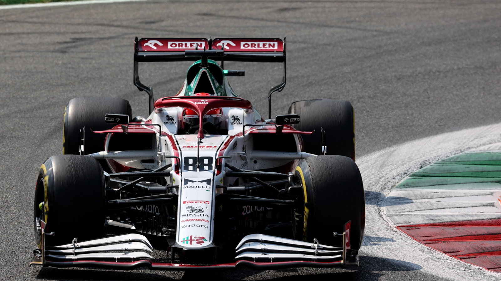 Robert Kubica (POL) Alfa Romeo Racing C39 Reserve Driver.