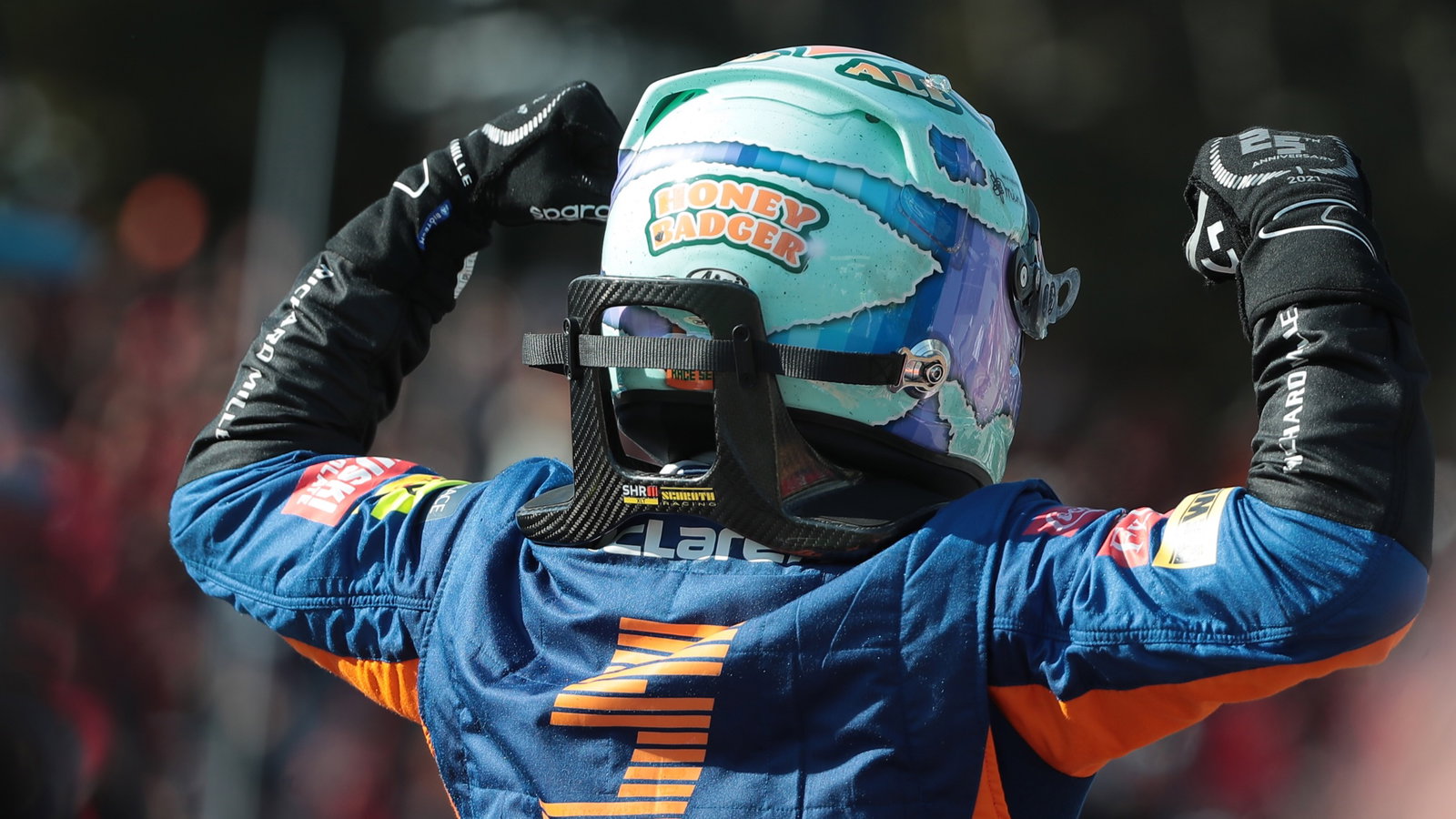 Daniel Ricciardo (AUS) McLaren MCL35M.