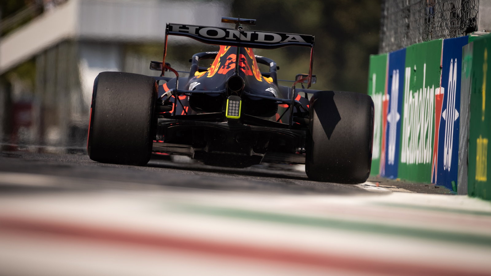 Max Verstappen (NLD) Red Bull Racing RB16B.