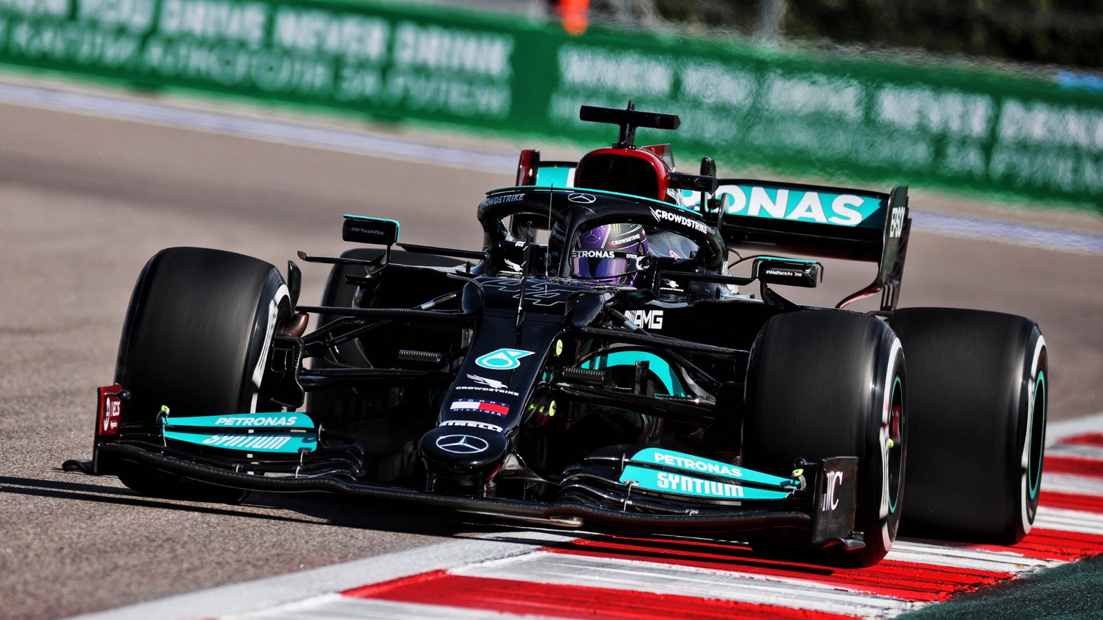 Lewis Hamilton (GBR) Mercedes AMG F1 W12.