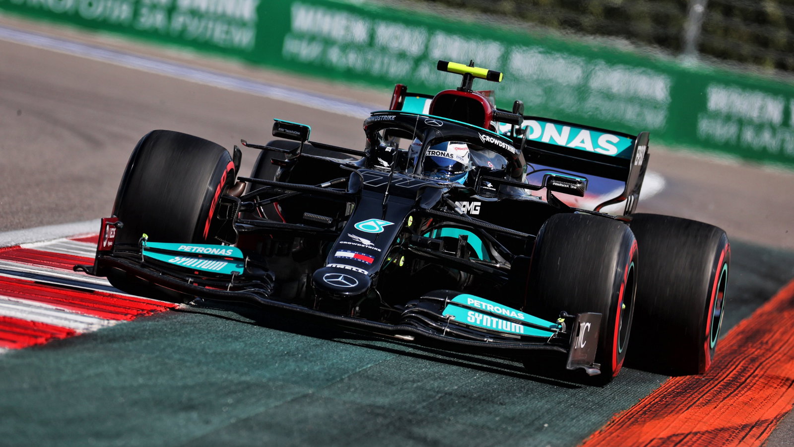 Valtteri Bottas (FIN) Mercedes AMG F1 W12.