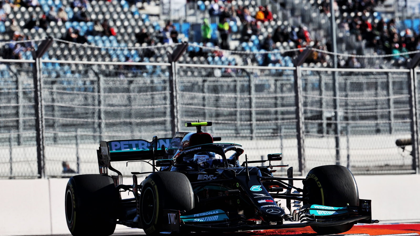 Valtteri Bottas (FIN) Mercedes AMG F1 W12.