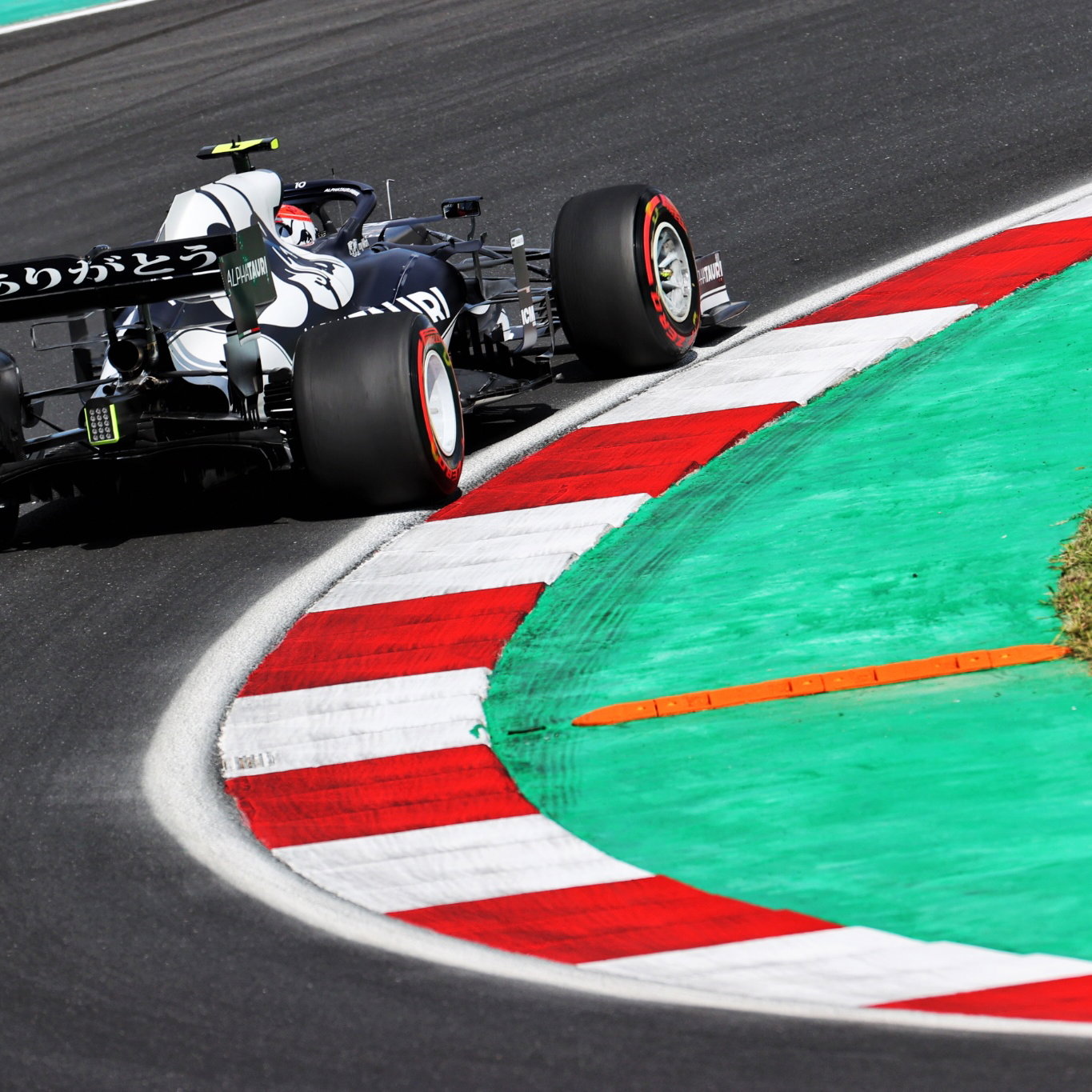 Pierre Gasly (FRA) AlphaTauri AT02.