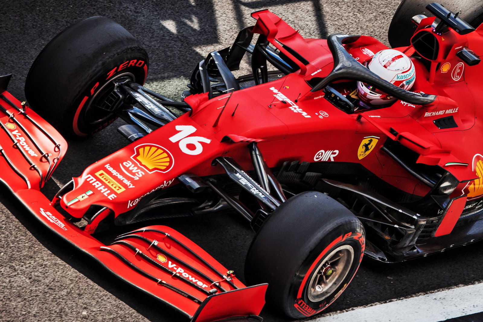 Charles Leclerc (MON) Ferrari SF-21.