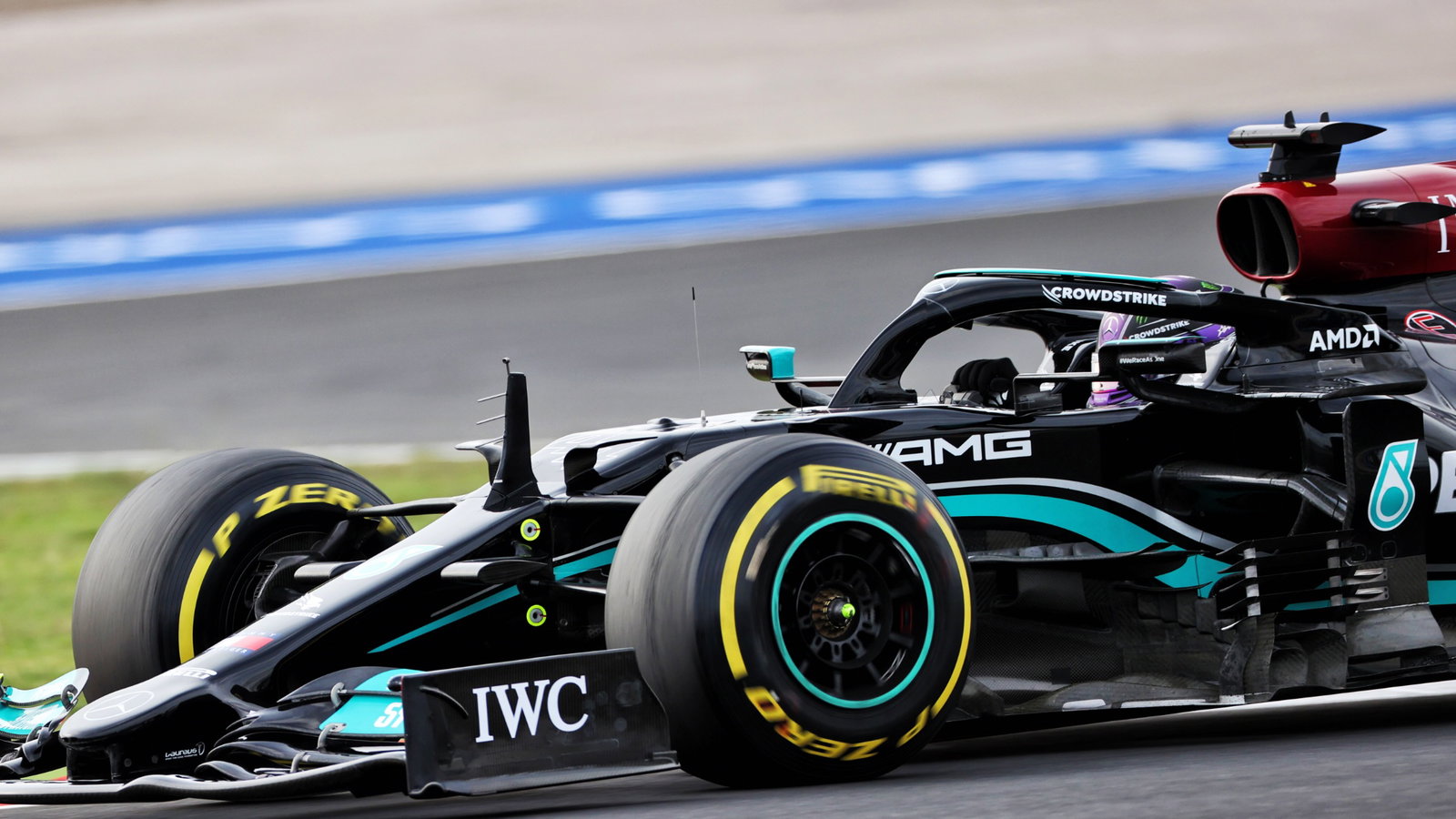 Lewis Hamilton (GBR) Mercedes AMG F1 W12.