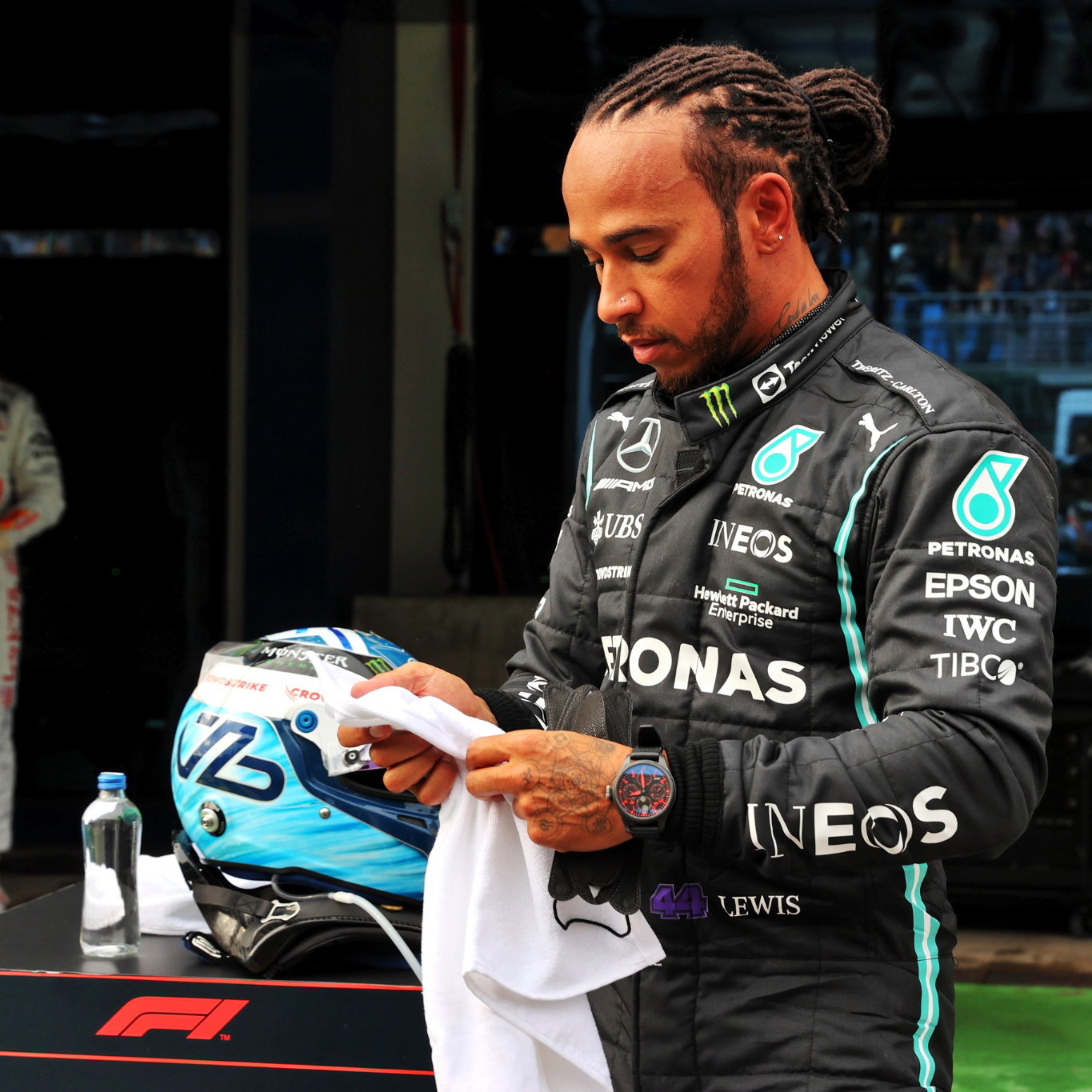 Fastest in qualifying Lewis Hamilton (GBR) Mercedes AMG F1 in parc ferme.
