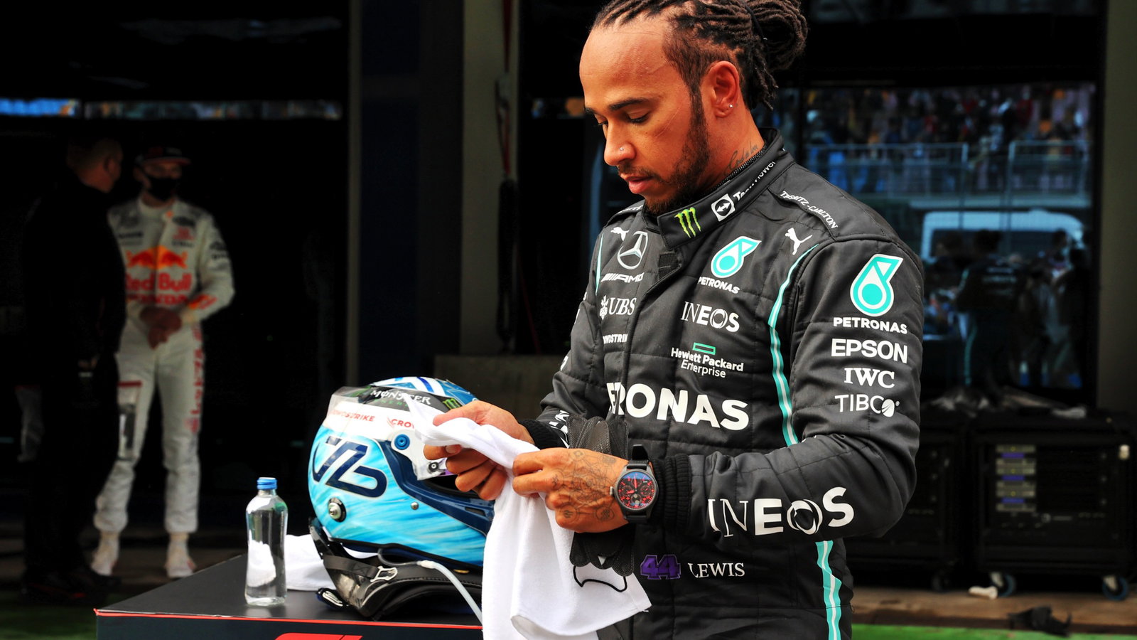 Fastest in qualifying Lewis Hamilton (GBR) Mercedes AMG F1 in parc ferme.