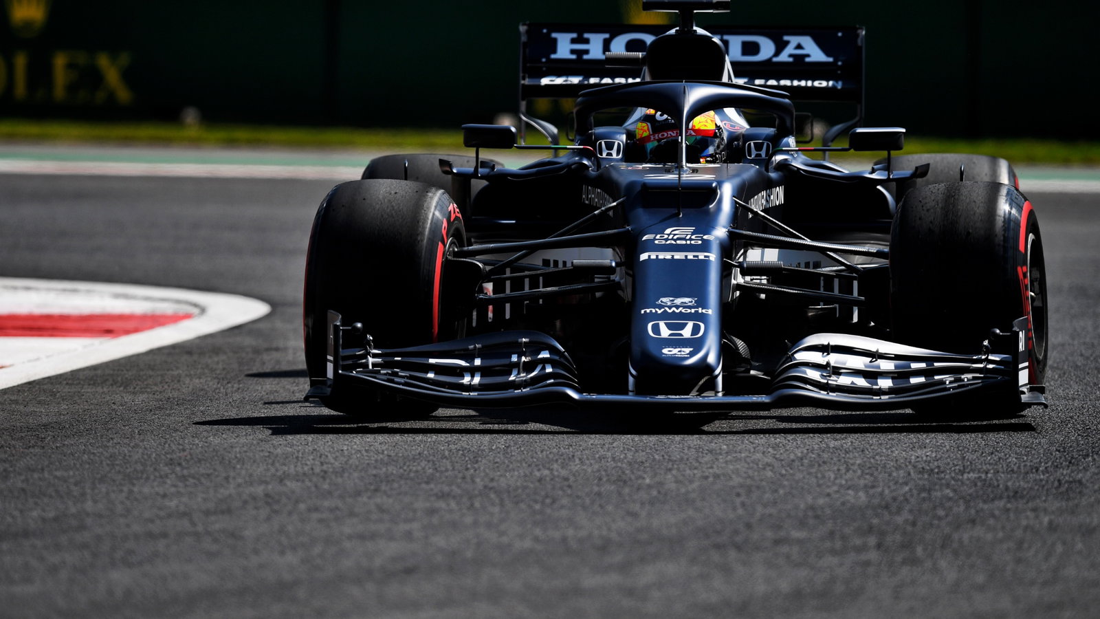 Yuki Tsunoda (JPN) AlphaTauri AT02.