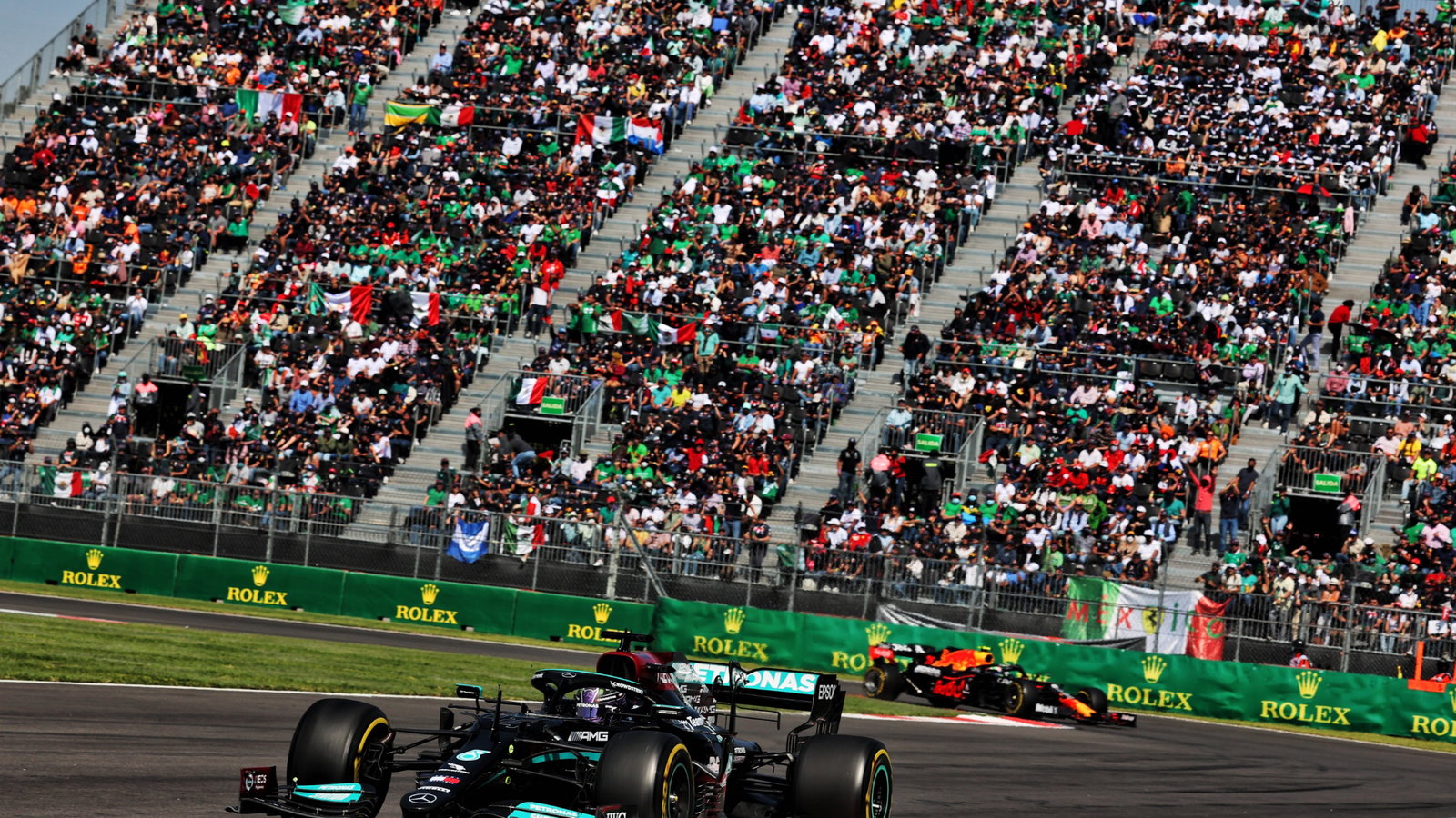 Lewis Hamilton (GBR) Mercedes AMG F1 W12.